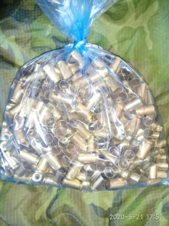 Buenas tardes.

Me quito vainas de 9mm que he ido guardando durante algún tiempo, son de la marca FIOCCHI, 01