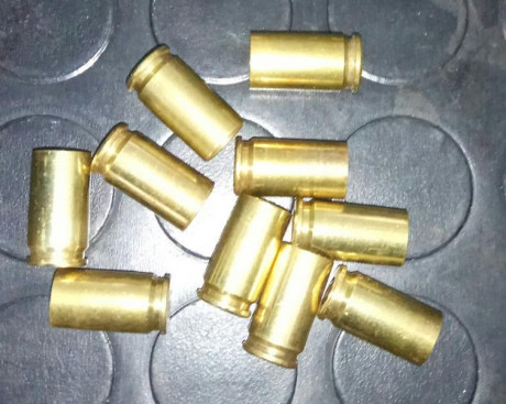 Buenas tardes.

Me quito vainas de 9mm que he ido guardando durante algún tiempo, son de la marca FIOCCHI, 00