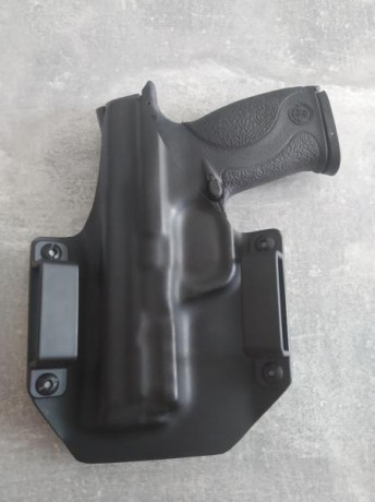 se venden fundas de pistola para S&W MP9 ambas de kydex, una interior y otra de servicio tipo bikini.

Se 22