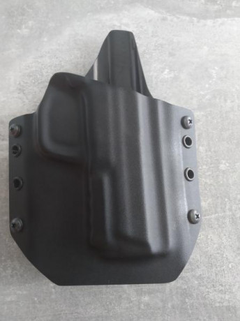 se venden fundas de pistola para S&W MP9 ambas de kydex, una interior y otra de servicio tipo bikini.

Se 21