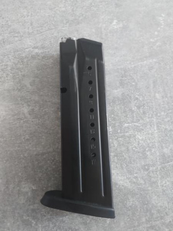 se venden fundas de pistola para S&W MP9 ambas de kydex, una interior y otra de servicio tipo bikini.

Se 31