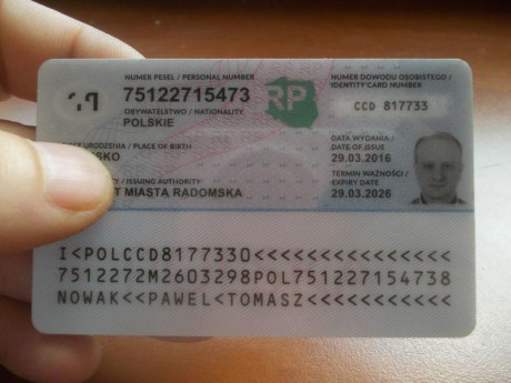 Pues eso, que parece que ataca de nuevo este "prenda" con la venta de militaria de la 2GM...optica, 101
