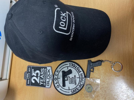 ]Vendo lote Glock
80€ envio incluido peninsula.
1BOLSA GLOCK PORTA ARMAS PARA 4 PISTOLAS (Usada,como nueva)
BOLSOS 02