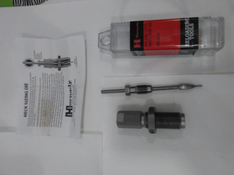 Vendidos...se puede cerrar.. :wink: 

Buenas tardes,

Se vende Set de DIEs calibre 270win compuesto por:

.- 12