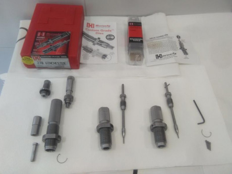 Vendidos...se puede cerrar.. :wink: 

Buenas tardes,

Se vende Set de DIEs calibre 270win compuesto por:

.- 20