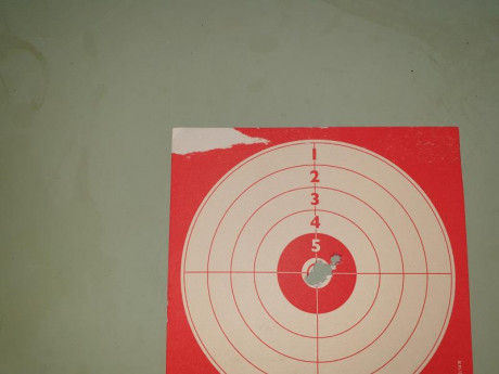 Bueno, para animar el foro un poco, propongo colgar fotos de dianas y arma usada para ello, pudiendo ser 00