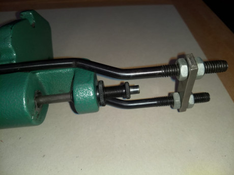 Vendo recalibradora engrasadora de proyectiles RCBS, modelo " LUBE A MA TIC 2" en buen estado, 81