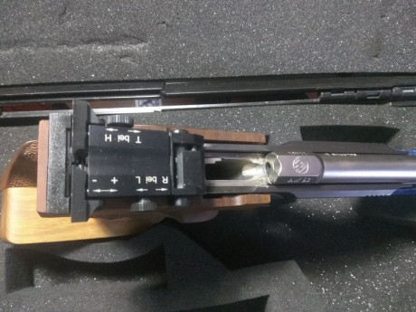 Pongo a la venta pistola Feinwerkbau AW93 .22 LR en perfecto estado, como nueva. Dos contrapesos, llaves, 31