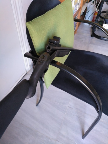 Un compañero y por motivos personales, pone a la venta todo su arsenal de rifles y escopetas. Ni que decir 11