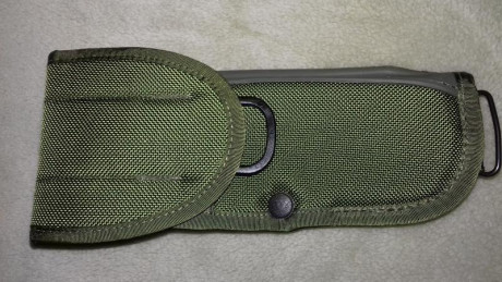 Se vende funda Bianchi M84/92 con su portacargadores. Es idéntica a la usada por el US ARMY. Sirve para 02