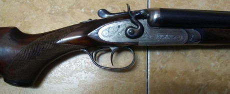Hola. Vendo escopeta del 12-70 AYA de perrillos, creo es modelo 210, punzonada C2, de 1983, comprada por 01