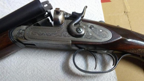 Hola. Vendo escopeta del 12-70 AYA de perrillos, creo es modelo 210, punzonada C2, de 1983, comprada por 12