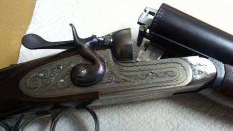 Hola. Vendo escopeta del 12-70 AYA de perrillos, creo es modelo 210, punzonada C2, de 1983, comprada por 11