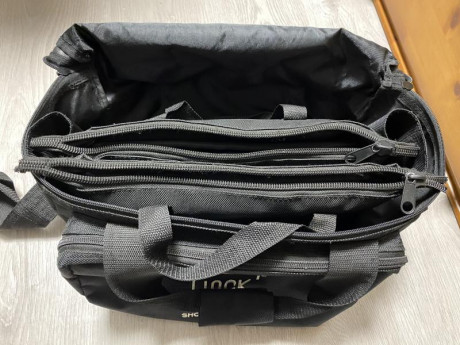 ]Vendo lote Glock
80€ envio incluido peninsula.
1BOLSA GLOCK PORTA ARMAS PARA 4 PISTOLAS (Usada,como nueva)
BOLSOS 40