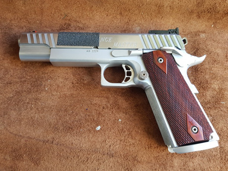 Buenas Compañeros !! Pongo a la venta esta preciosidad de arma. Es de un compañero . Para el envío de 02