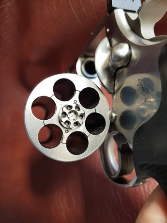 Buenas Compañeros !!! Pongo a la venta esta preciosidad de arma de un compañero. Para cualquier consulta 01