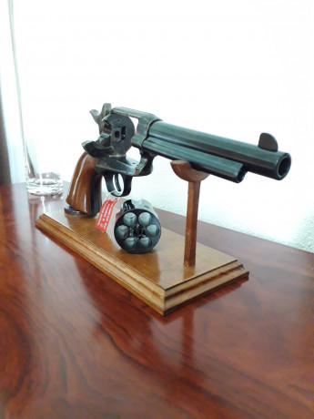 ]VENDO Colt Catteiman de Uberti
Guiado en Libro de Coleccionista (con Licencia AER), se puede guiar con 00