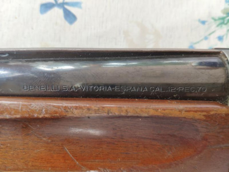 Buen estado. Se vende por retirada de la caza. 
Al comprador se le regalarán más de 150 cartuchos.
  PRECIO 02