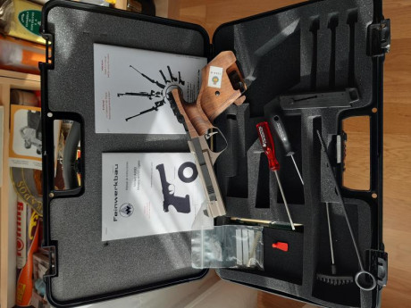 Vendo pistola AW93 comprada nueva el 29-08-19, con lo que podéis imaginar los pocos tiros que he pegado 00