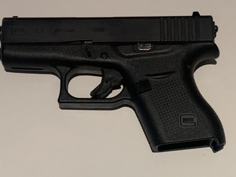 Vendo Glock 43. Perfecto estado, 25 disparos únicamente. Incluye clip tipo pinza. Precio 410 euros. 20