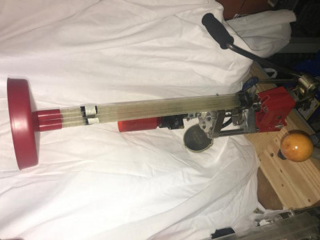 Vendo prensa de recarga lee pro 1000 con plato para 9mm pb o 45 a escoger, palanca en L. 
Con dosificador, 02