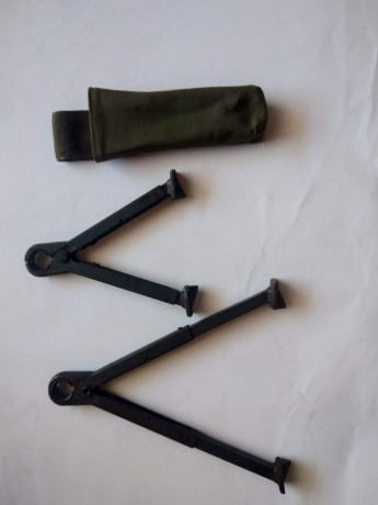 Vendo bipode extensible original del Cetme C, aunque también le vale para otros.
Necesita limpieza, de 02