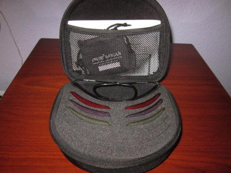 Hola.
Pongo a la venta,unas magnificas gafas para tiro al plato, de la marca Randolph modelo XLW
tiene 01