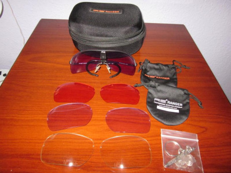 Hola.
Pongo a la venta,unas magnificas gafas para tiro al plato, de la marca Randolph modelo XLW
tiene 00