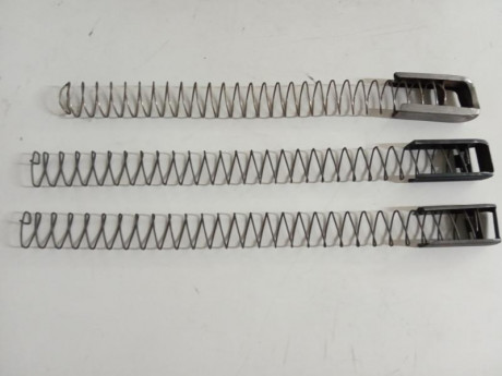 Se venden muelles y tejas para cargadores de MP40 (9mm. Parabellum) y de MP18 y Naranjero español (9mm 01