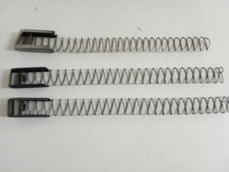 Se venden muelles y tejas para cargadores de MP40 (9mm. Parabellum) y de MP18 y Naranjero español (9mm 00