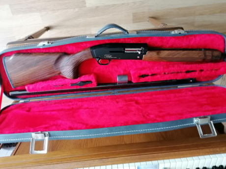 Hola.

Vendo por no usar Browning Sporting Clays , calibre 12-70 . Made in Belgium.
Cañón ported de 71 20