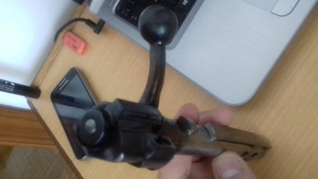 ¿Puede algún miembro del foro remitirme un manual explicativo del desarmado y armado del cerrojo del rifle 60
