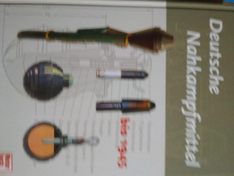 Se venden los siguientes libros sobre armamento:

    German infantry weapons  8 euros

    Le armi de 02