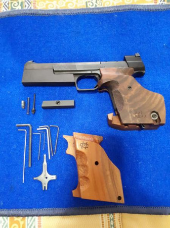 :ganster: VENDO PISTOLA HAMMERLI 208 S  FUNCIONANDO PERFECTAMENTE.

-CONTRAPESA 
-MALETIN CIERRE CON COMBINACION
-AGUJA 11