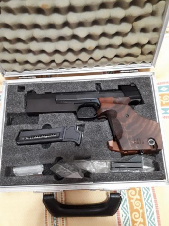 :ganster: VENDO PISTOLA HAMMERLI 208 S  FUNCIONANDO PERFECTAMENTE.

-CONTRAPESA 
-MALETIN CIERRE CON COMBINACION
-AGUJA 20
