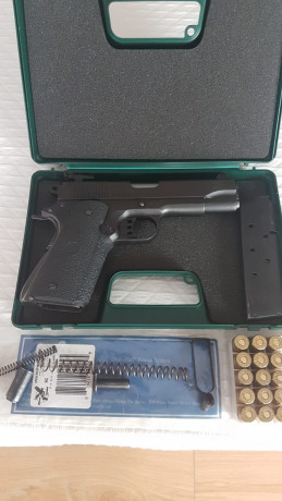 Vendo Norinco A1 1911 compact calibre 45 acp. Guiada en F, el gatito cambiado,  es ventilado y regulable.Guias 00