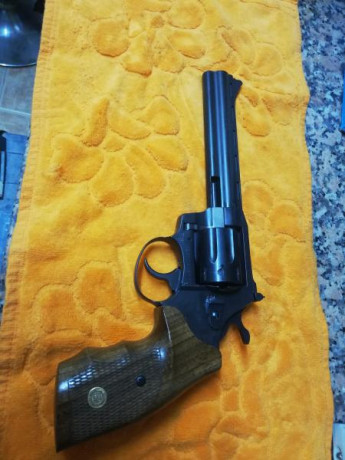 Vendo revólver calibre 22 marca alfa projec cz modelo holek de reestreno 325€ 01