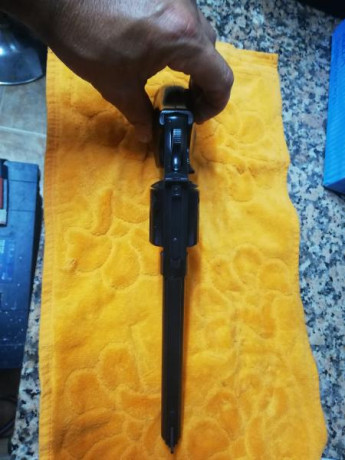 Vendo revólver calibre 22 marca alfa projec cz modelo holek de reestreno 325€ 10