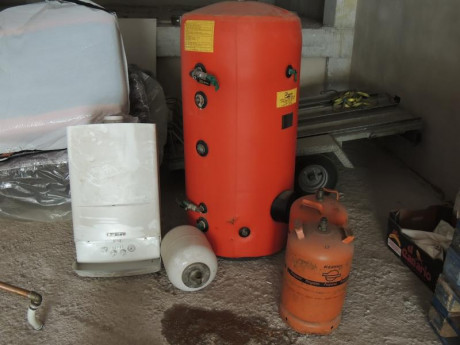 Buenos días,  por si a alguien le interesa , e puesto a la venta todo un equipo de gas propano o cambiarlo 82