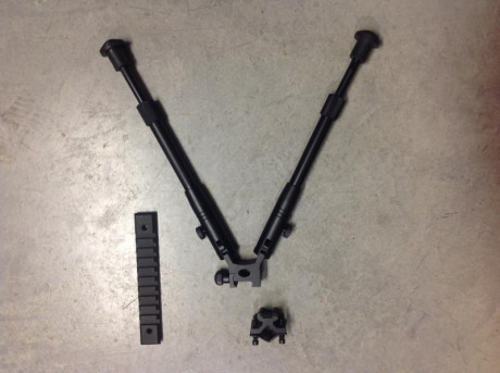 Vendo el bipode de la foto. Esta nuevo, nunca se uso. Trae dos piezas para colocarlo en el arma, o directamente 00