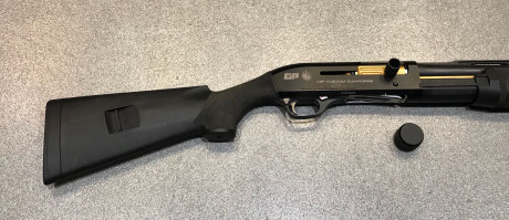 Buenas noches, vendo Benelli M3 Super 90. Escopeta de sobra conocida por todos, y customizada a imagen 00