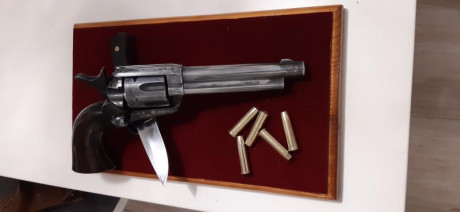 Vendo revolver colt peacemaker co2 bbs 4,5mm 
Solo se a usado un vez caja original en perfectas condiciones 01