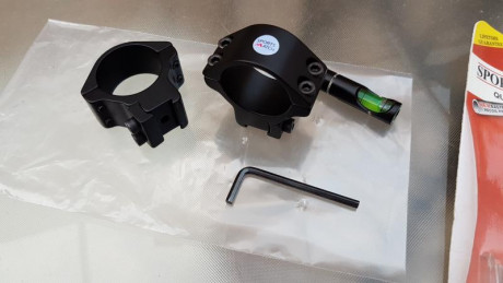 Se vende dos juegos de anillas de acero, para carril de 11mm y visores de 30mm, marca Sportsmatch, unas 01