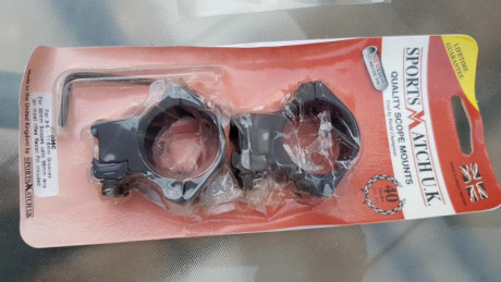 Se vende dos juegos de anillas de acero, para carril de 11mm y visores de 30mm, marca Sportsmatch, unas 00