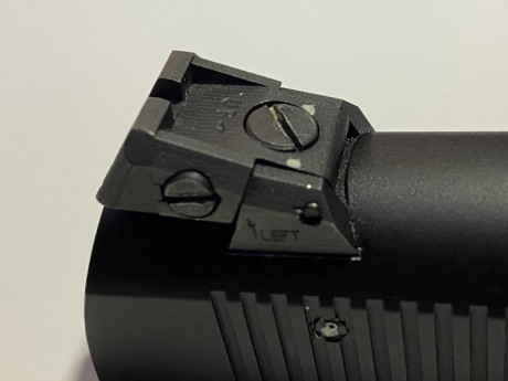  vendo-esta-sig-sauer-modelo-1911-en-calibre-22lr-le-puse-mira-627914.JPG Vendo esta SIG SAUER modelo 21