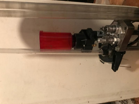 Vendo prensa de recarga lee pro 1000 con plato para 9mm pb o 45 a escoger, palanca en L. 
Con dosificador, 00