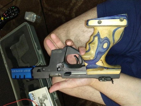 Buenas noches. 
Venido Walther GSP EXPERT con su carro del .22 impoluta. 
Apenas ha tenido uso ni 100 11