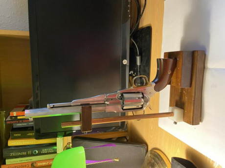 vendo new model army Filli Pietta inoc. Al arma se le ha afinado el gatillo y se le ha puesto cola de 00