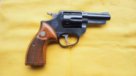 *** VENDIDO ***

Vendo revolver Astra Police cal. .357 Magnum CTG de 6 cartuchos., guiado en “F”, con 01