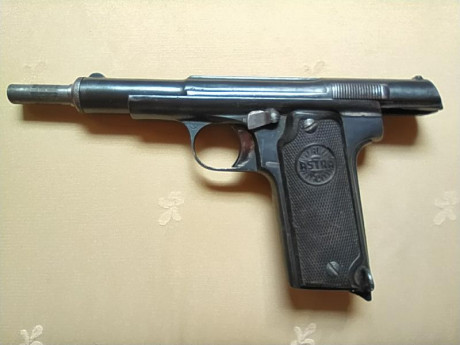Muy a mi pesar tengo que desacerme de mi preciosa pistola Astra 400 9mmL. Esta muy bien conservada y dispara 01